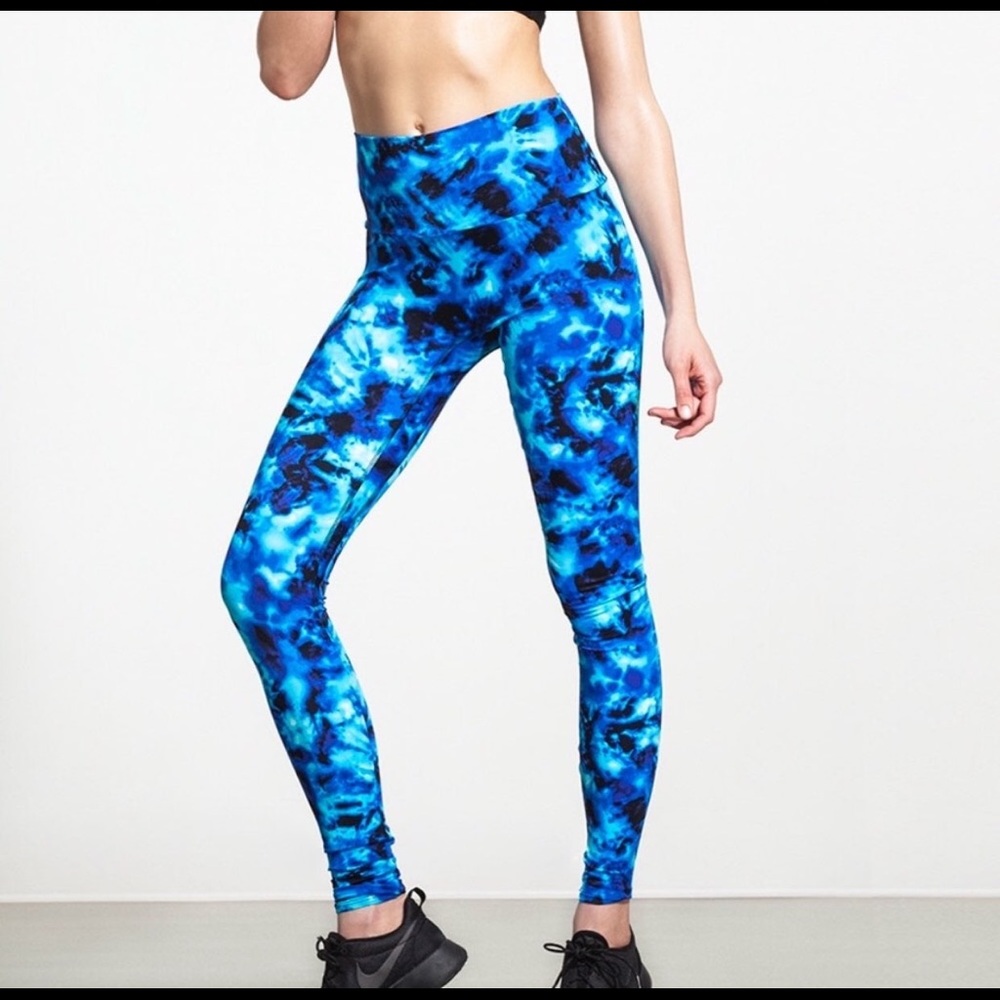 K Deer Leggings in “Famous”